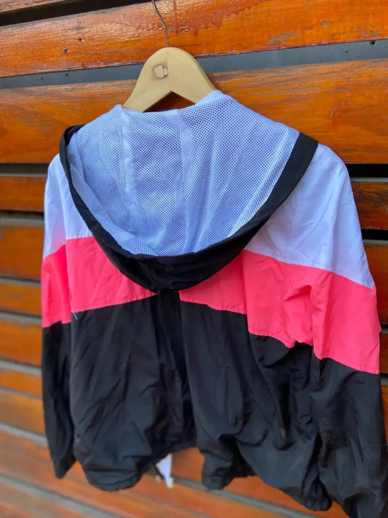 Cortaviento con capucha tricolor para mujer - 1