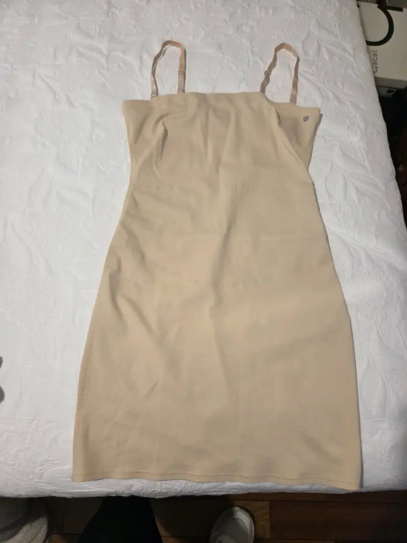 Sostén beige con detalle metálico - 2