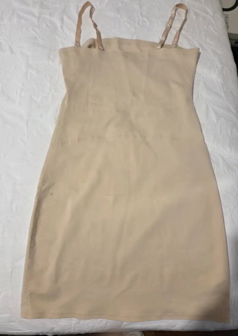 Sostén beige con detalle metálico - 3