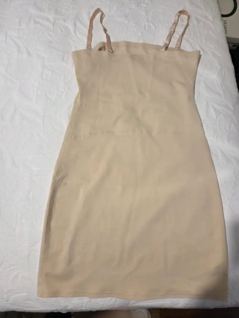 Sostén beige con detalle metálico - 4