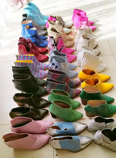 Vendo lote de botines de colores variados - miniatura 1