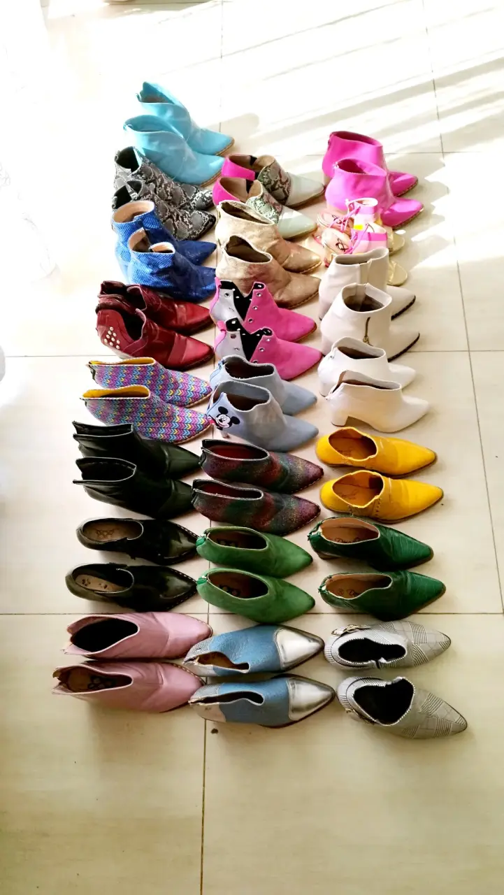 Vendo lote de botines de colores variados - 2