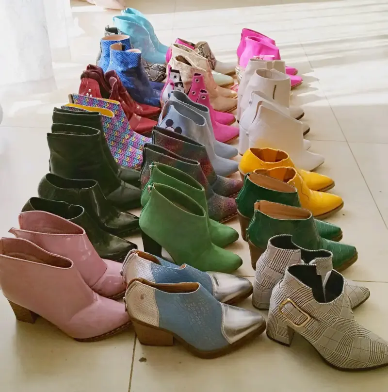 Vendo lote de botines de colores variados - 3