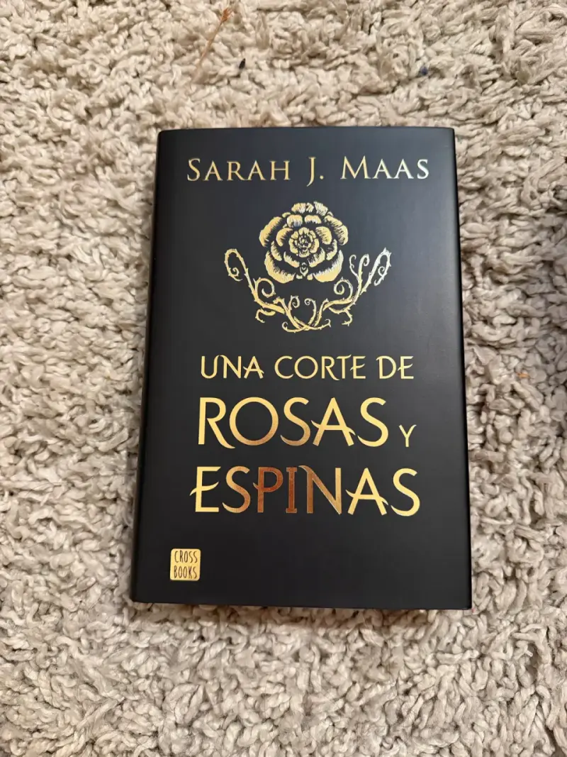 Libro 'Una Corte de Rosas y Espinas' de Sarah J. Maas - 1