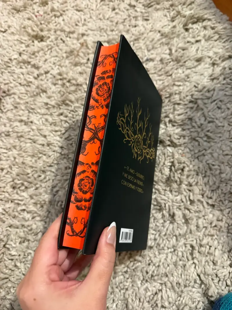 Libro 'Una Corte de Rosas y Espinas' de Sarah J. Maas - 3