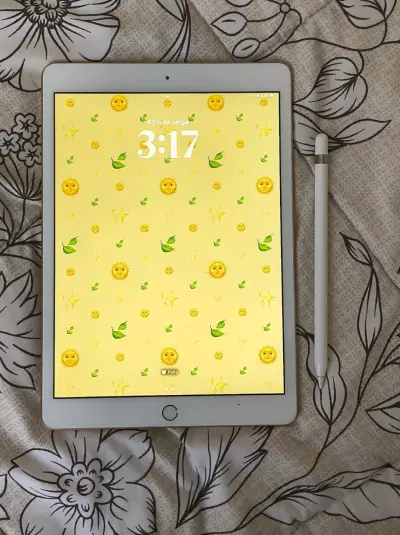 iPad con Lápiz Apple y Cargador original - miniatura 1