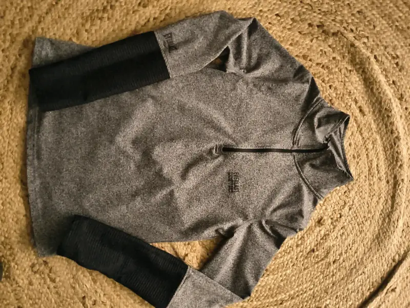 Polerón gris con cierre medio Everlast
