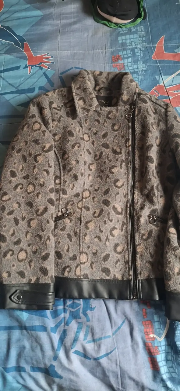 Chaqueta de mujer estampado leopardo Evoque