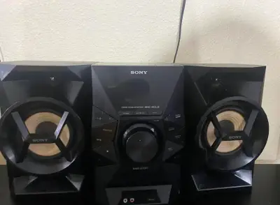 Minicomponente más CDs de música variada - miniatura 1