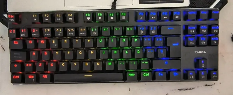 Teclado mecánico Targa con cable USB y luces - 3