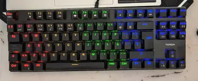 Teclado mecánico Targa con cable USB y luces - miniatura 3
