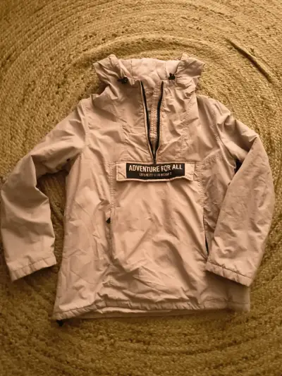 Anorak beige con capucha 'Adventure for All' - miniatura 2