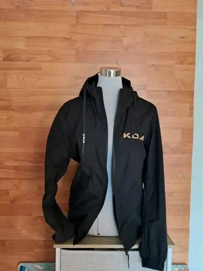 Chaqueta infantil negra con capucha KDA - miniatura 1