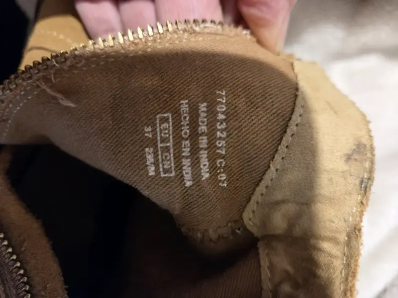 Botines de gamuza beige con cierre lateral - 4