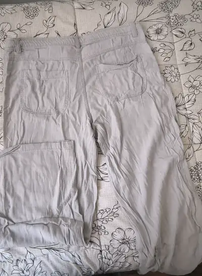 Pantalones grises con bolsillos H&M - miniatura 2
