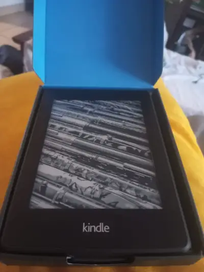 Amazon Kindle Paperwhite (6.ª Generación) 4GB - miniatura 1