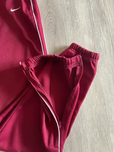 Pantalones deportivo Nike rojos unisex - miniatura 4