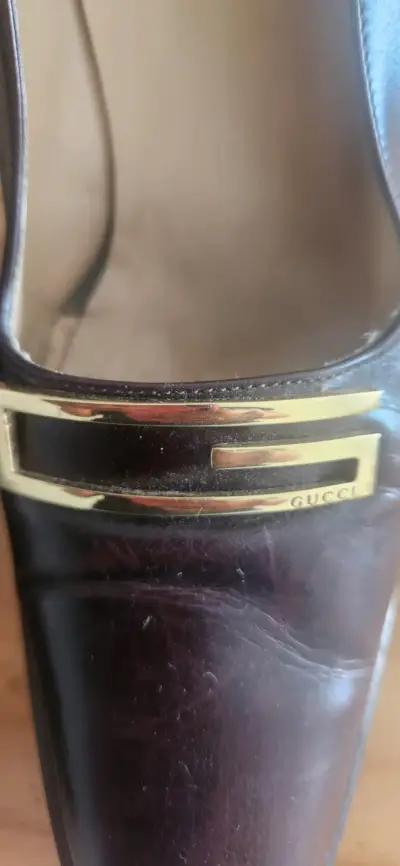 Zapatos de tacón Gucci marrones con detalle dorado - miniatura 2