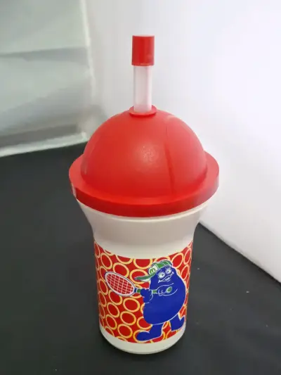 Vaso McDonald's con tapa y bombilla rojo - miniatura 1