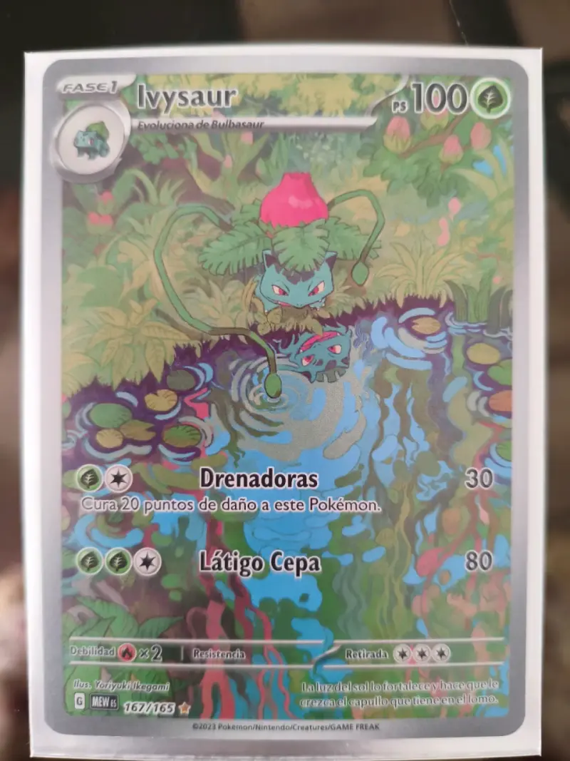 Carta Pokémon 151 Ivysaur holográfica Español - 3