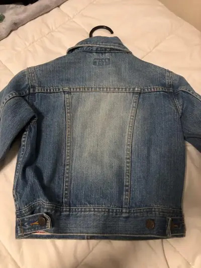 Chaqueta de mezclilla azul para mujer - miniatura 3