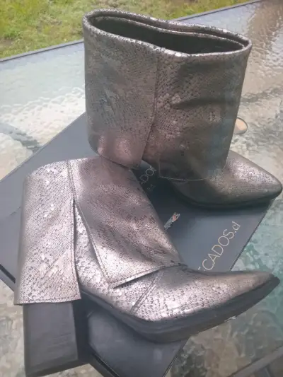 Botines de cuero con textura Pao Pecados NUEVOS - miniatura 1