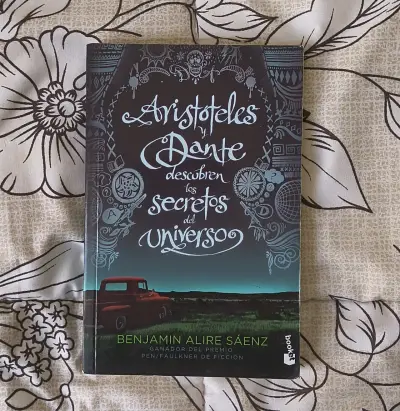Libro 'Aristóteles y Dante descubren los secretos del universo' - miniatura 1