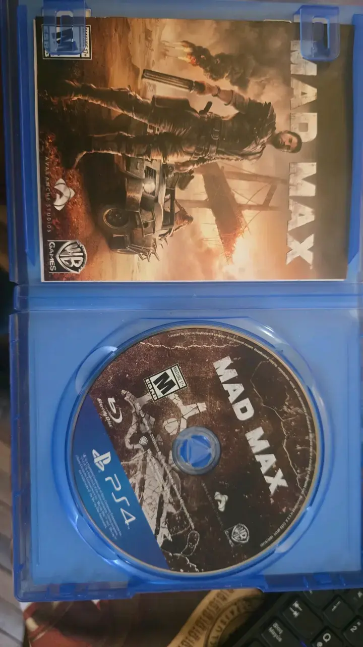 Juego PS4 Mad Max en buen estado - 2