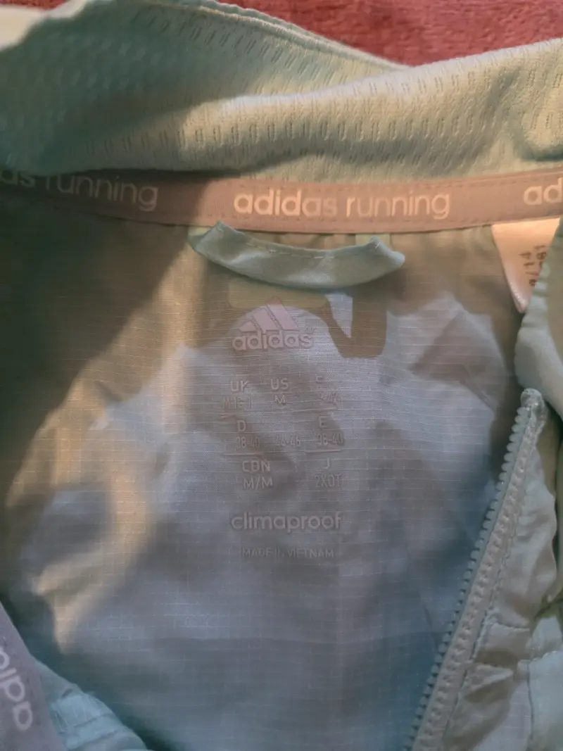 Chaqueta deportiva Adidas celeste con rayas - 2
