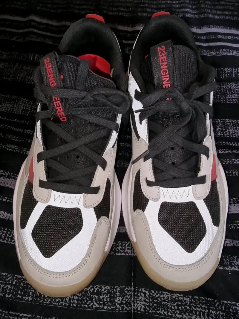 Zapatillas deportivas jordan e200 negras y blanca - 4