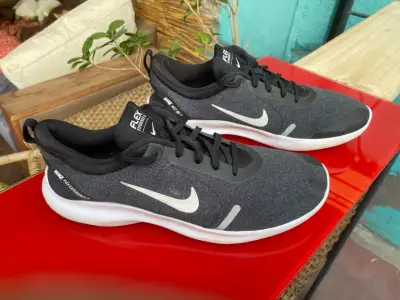 Zapatillas Nike Flex Experience 8 negras Hombre. - miniatura 3
