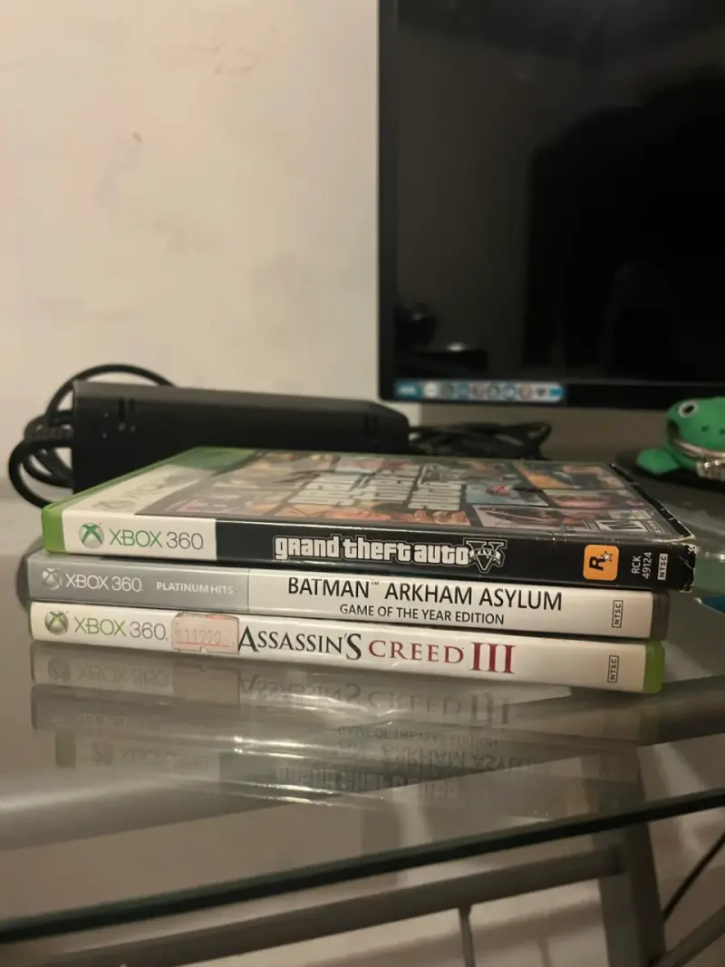 Consola Xbox 360 con juegos y control - 3