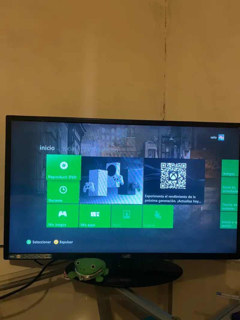 Consola Xbox 360 con juegos y control - 4