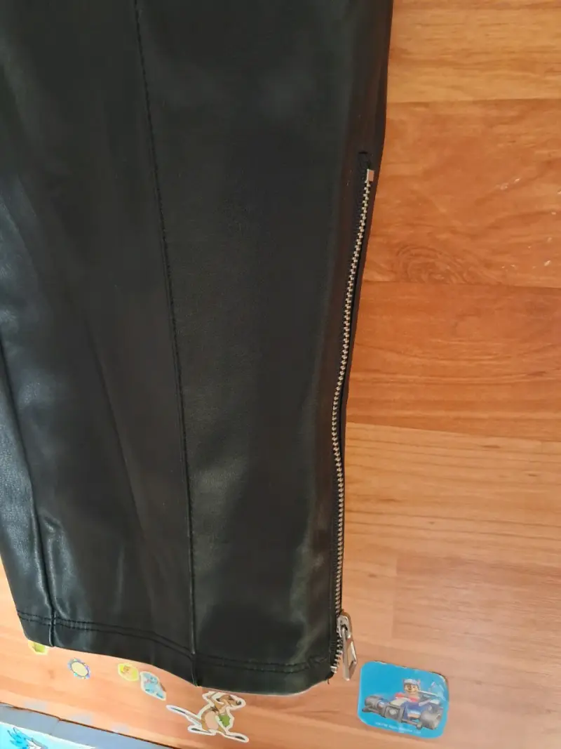 Pantalones de cuero sintético negros talla l - 2