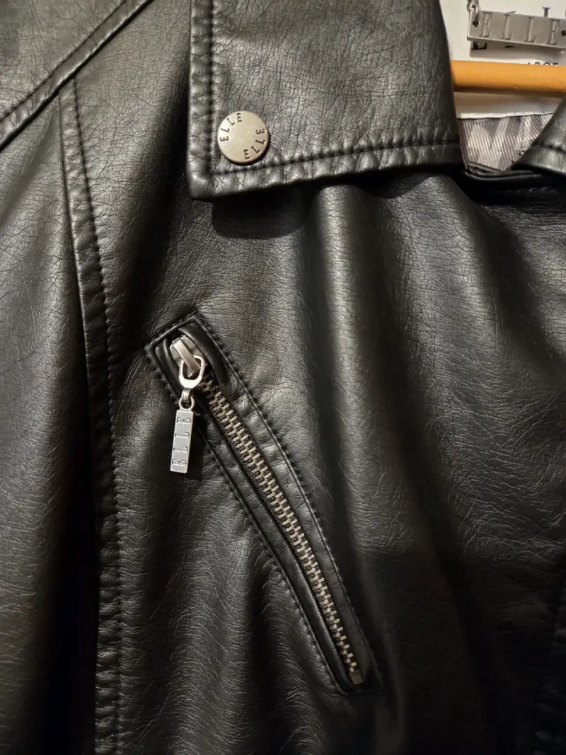 Chaqueta de cuero negra estilo biker - 5