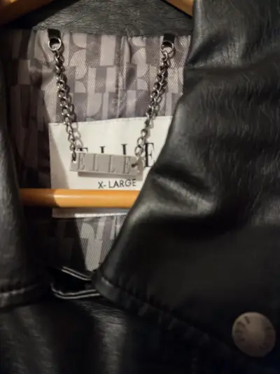 Chaqueta de cuero negra estilo biker - miniatura 6