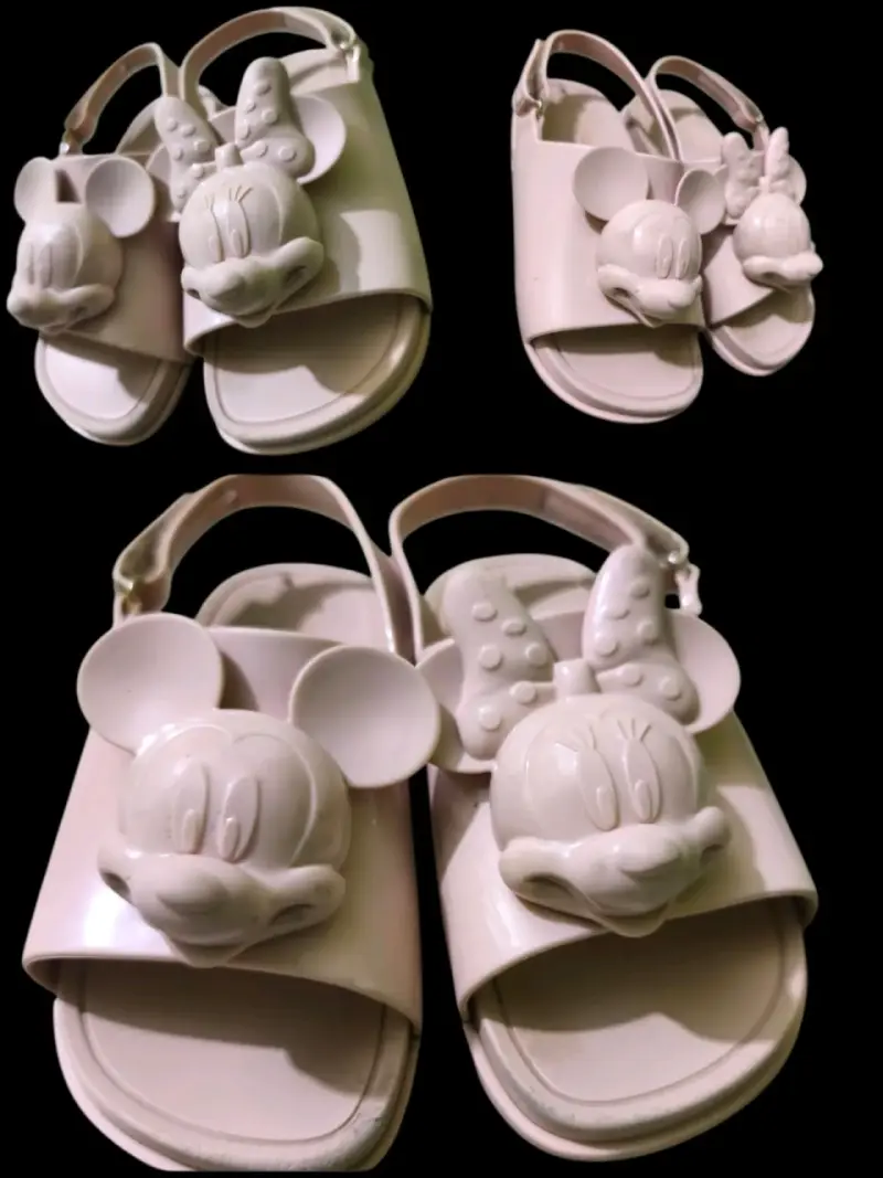 Sandalias infantiles Mickey y Minnie