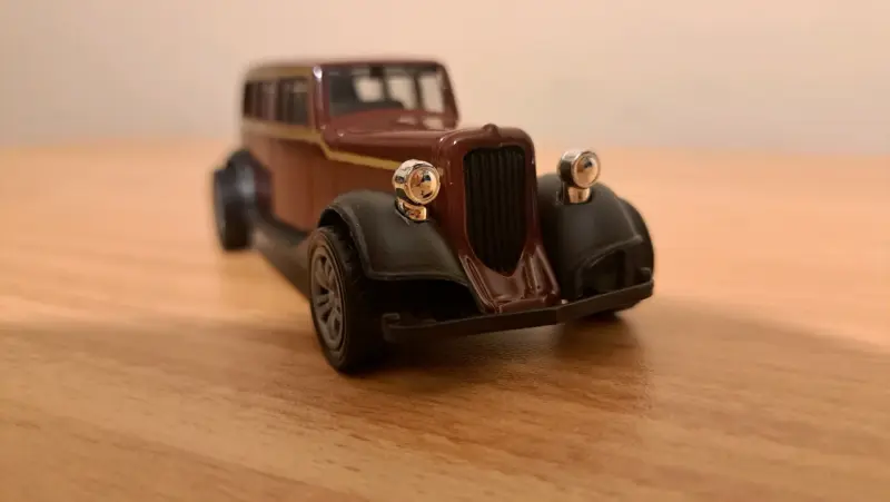 Auto de colección vintage en miniatura - 5