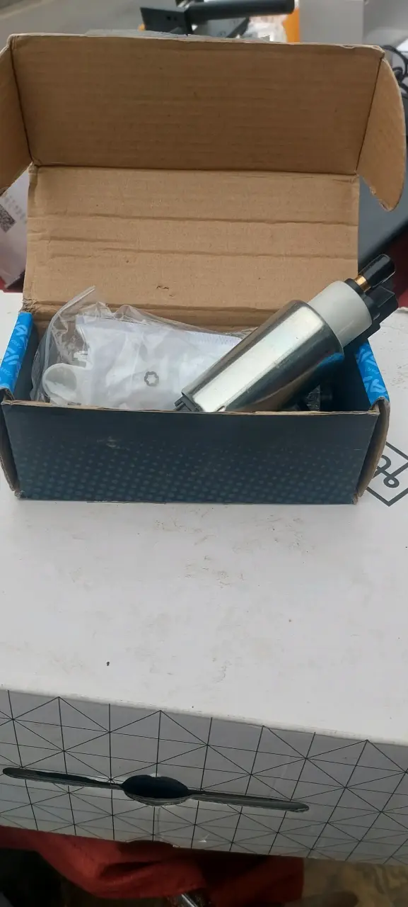 Bomba de combustible para automóvil