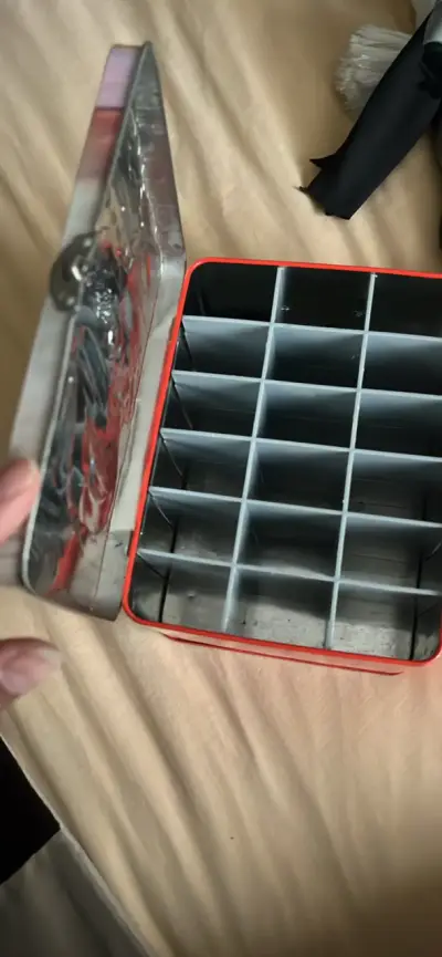 Caja organizadora de metal con divisiones - miniatura 1