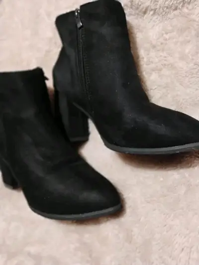 Botines negros talla 37 hechos en China - miniatura 2