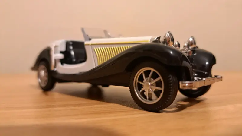 Auto de colección clásico en miniatura - 5
