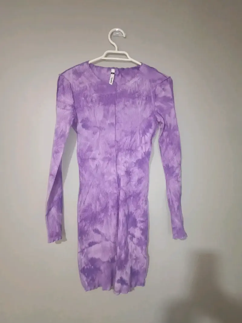 Vestido morado de manga larga estilo tie-dye - 3