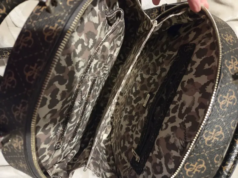 Bolso de mano elegante con diseño monograma - 2