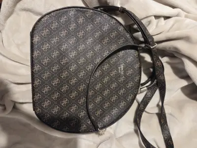 Bolso de mano elegante con diseño monograma - miniatura 3