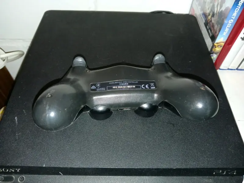 Consola Sony PlayStation 4 con juegos - 2
