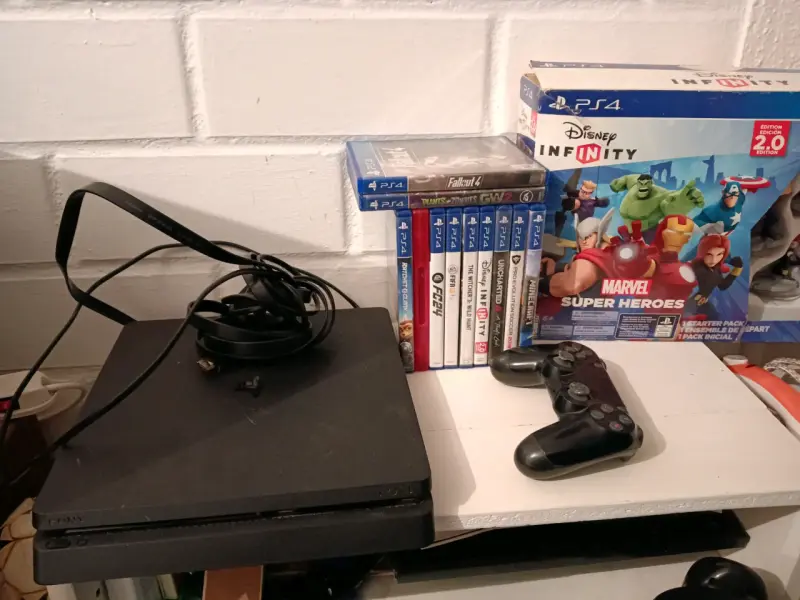 Consola Sony PlayStation 4 con juegos - 3