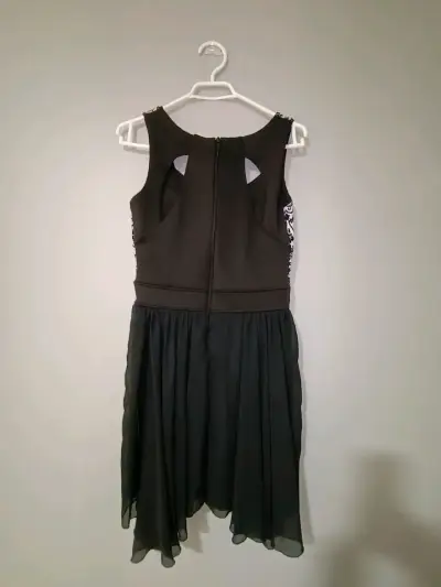 Vestido elegante blanco y negro con encaje - miniatura 2