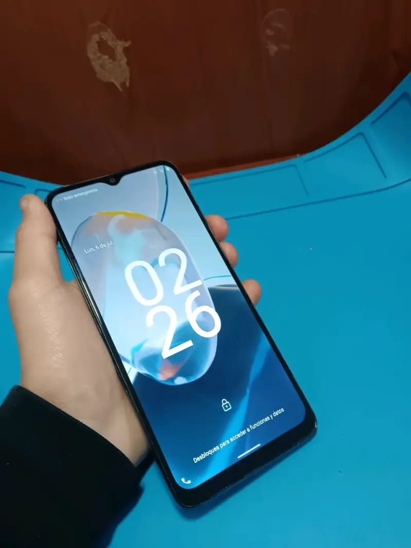 Smartphone Motorola con pantalla táctil - 2