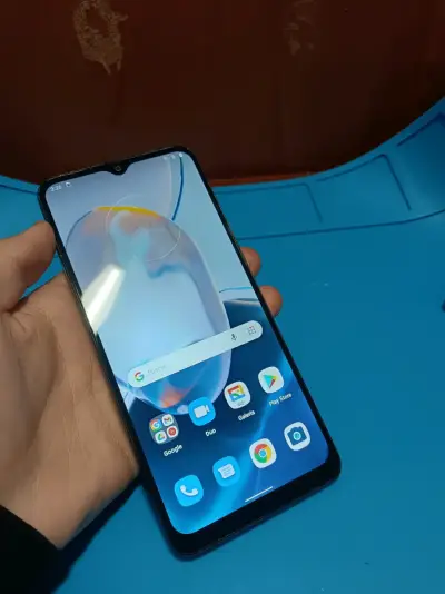 Smartphone Motorola con pantalla táctil - miniatura 3
